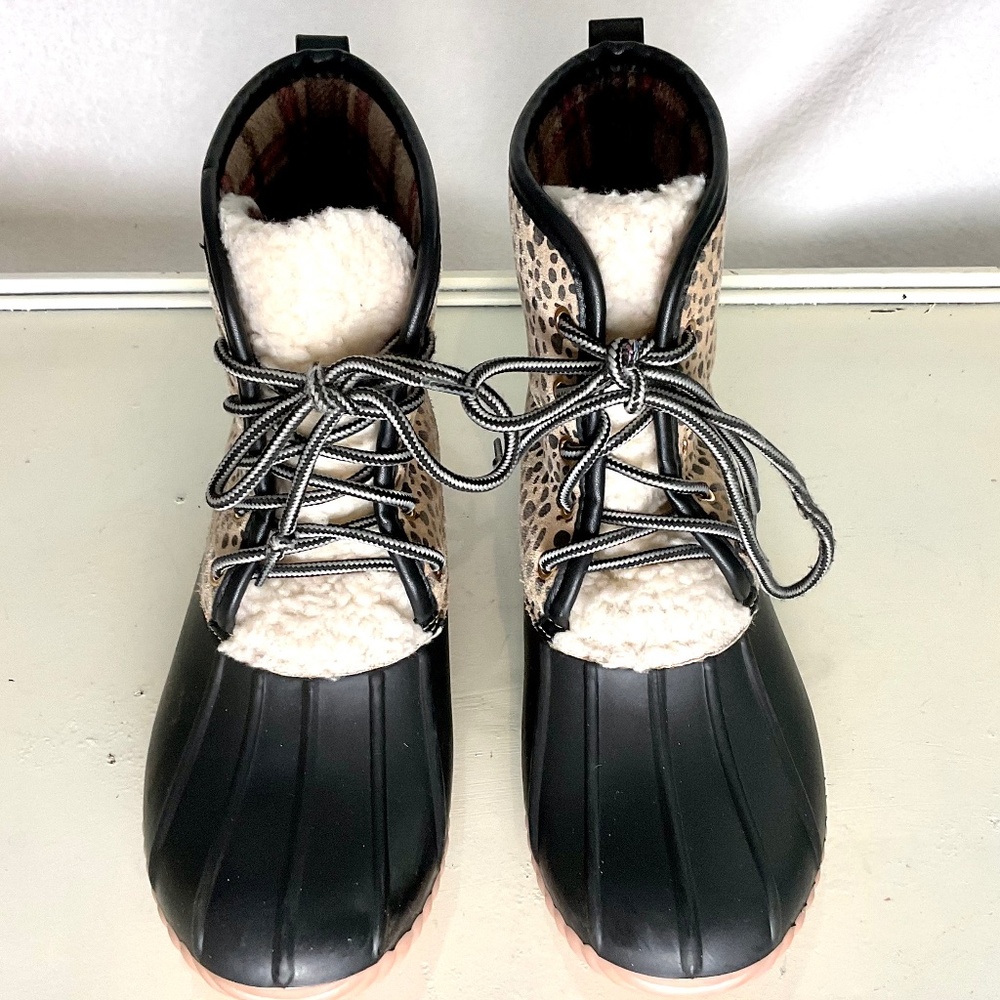 SIMPLY SOUTHERN Women's Tan Black Leopard Lace Up Rain Snow Duck Boots Size 7 - Picture 3 of 16